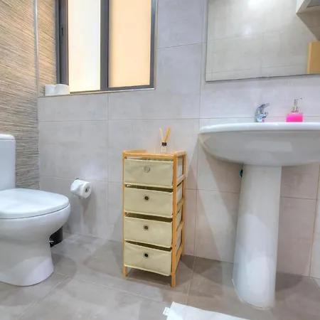 Spacious And Beautifully Furnished 3 Bedrooms/3bathrooms With 2 Balconies Wvid1-1 *