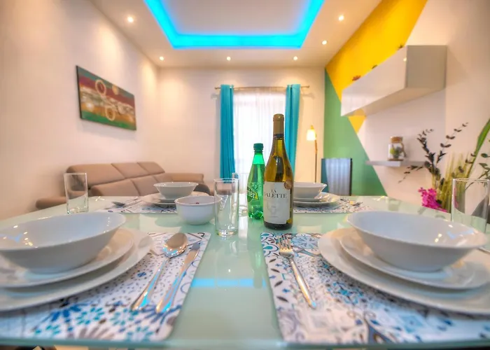 Spacious And Beautifully Furnished 3 Bedrooms/3bathrooms With 2 Balconies Wvid1-1 *