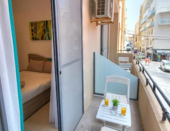 Spacious And Beautifully Furnished 3 Bedrooms/3bathrooms With 2 Balconies Wvid1-1 Apartament