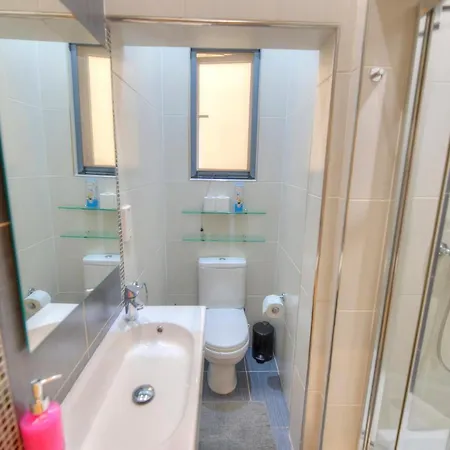 Spacious And Beautifully Furnished 3 Bedrooms/3bathrooms With 2 Balconies Wvid1-1 Apartmán