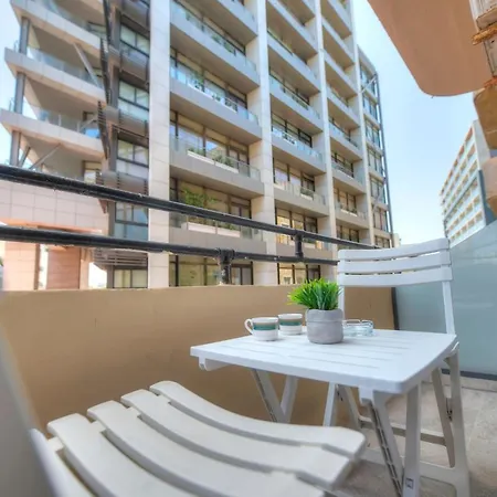 Appartement Spacious And Beautifully Furnished 3 Bedrooms/3bathrooms With 2 Balconies Wvid1-1 Gzira