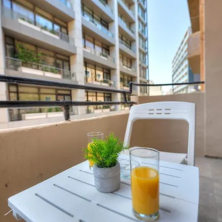Apartment Spacious And Beautifully Furnished 3 Bedrooms/3bathrooms With 2 Balconies Wvid1-1 *