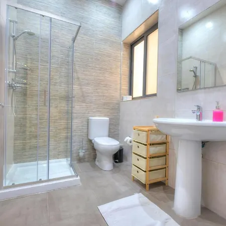 Spacious And Beautifully Furnished 3 Bedrooms/3bathrooms With 2 Balconies Wvid1-1 Apartmán *